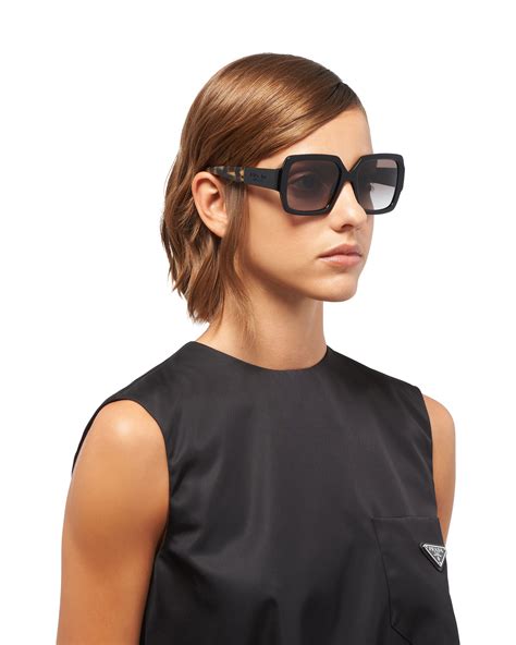 oculos de sol feminino prada|Prada Eyewear .